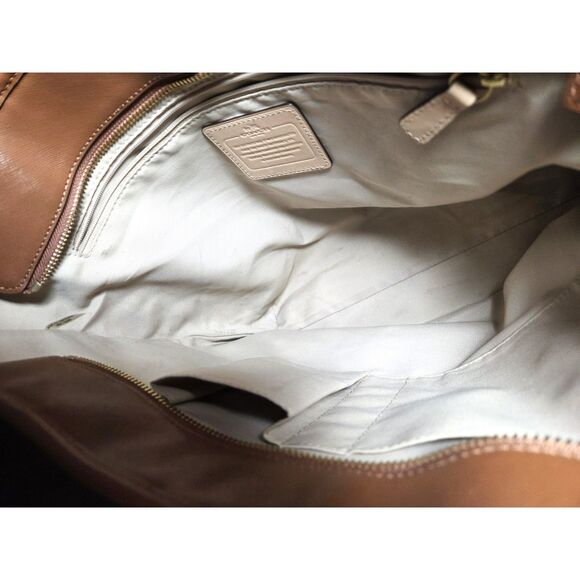 Coach Cross Grain Leather Shoulder Bag - EUC - Picture 10 of 11